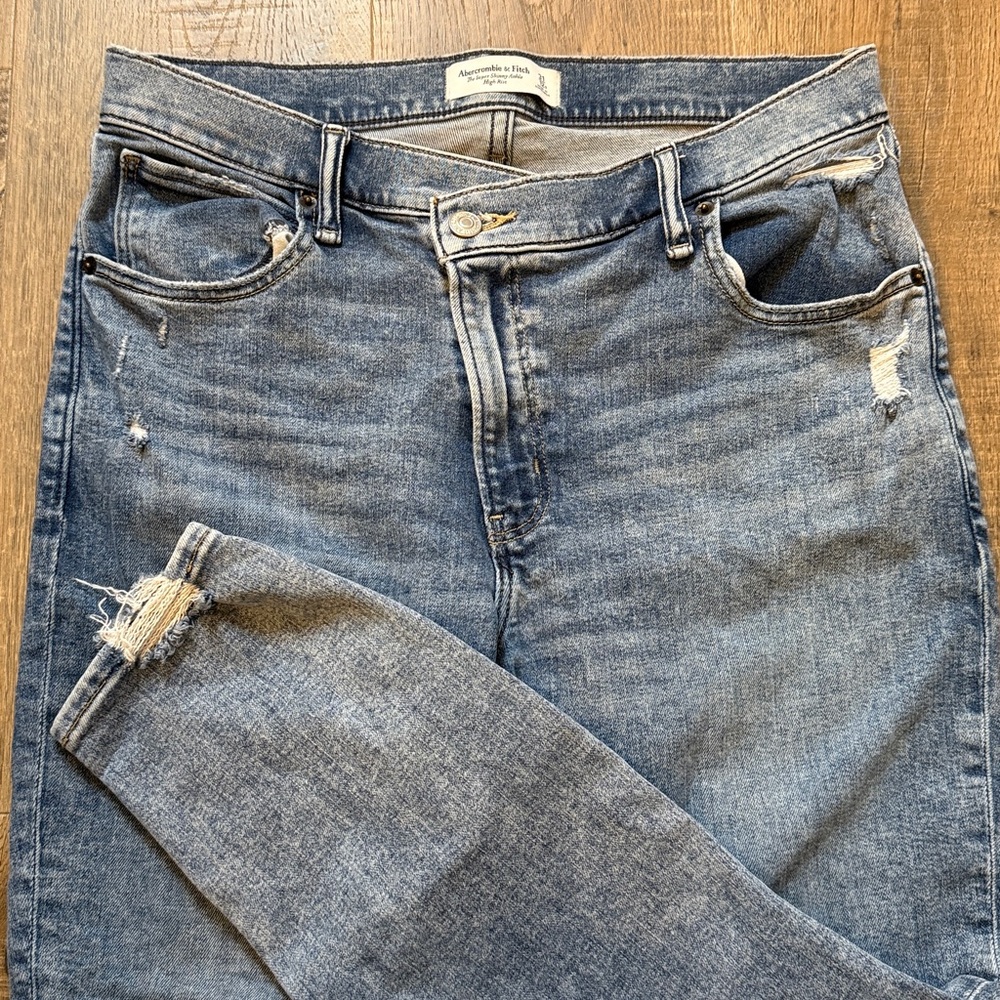 Abercrombie & Fitch Distressed Blue Ankle Jeans